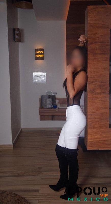 Putas Nuevo León: Gustas de una JOVEN bien DESARROLLADA y DELGADA