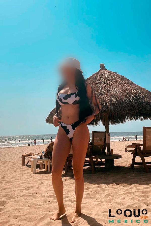 Putas Jalisco: Paula,  Me gusta cuando me apoyas: en la mesa o contra la pared, por ejemplo.