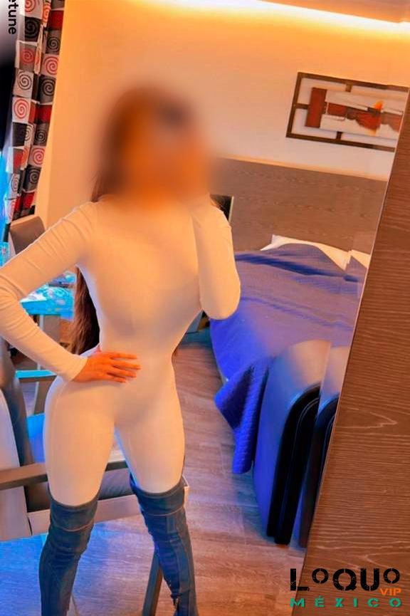 Putas Nuevo León: Una asombrosa mujer bien caliente, cabello elegante cuidado