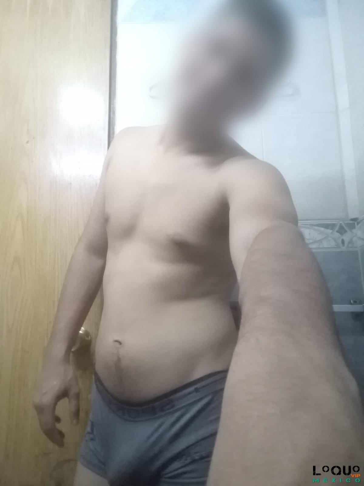 Gigolós Jalisco: Moises, quiero darte un beso que nos lleve a la cama.