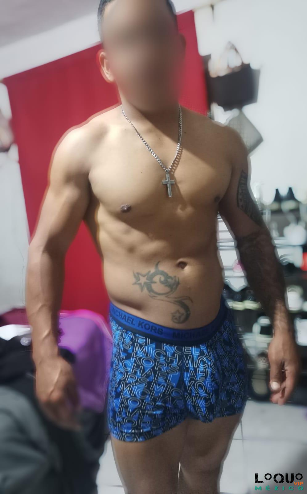 Gigolós Jalisco: Jeremy,Mi cama está llena de buenas intenciones y de muy malas ideas.