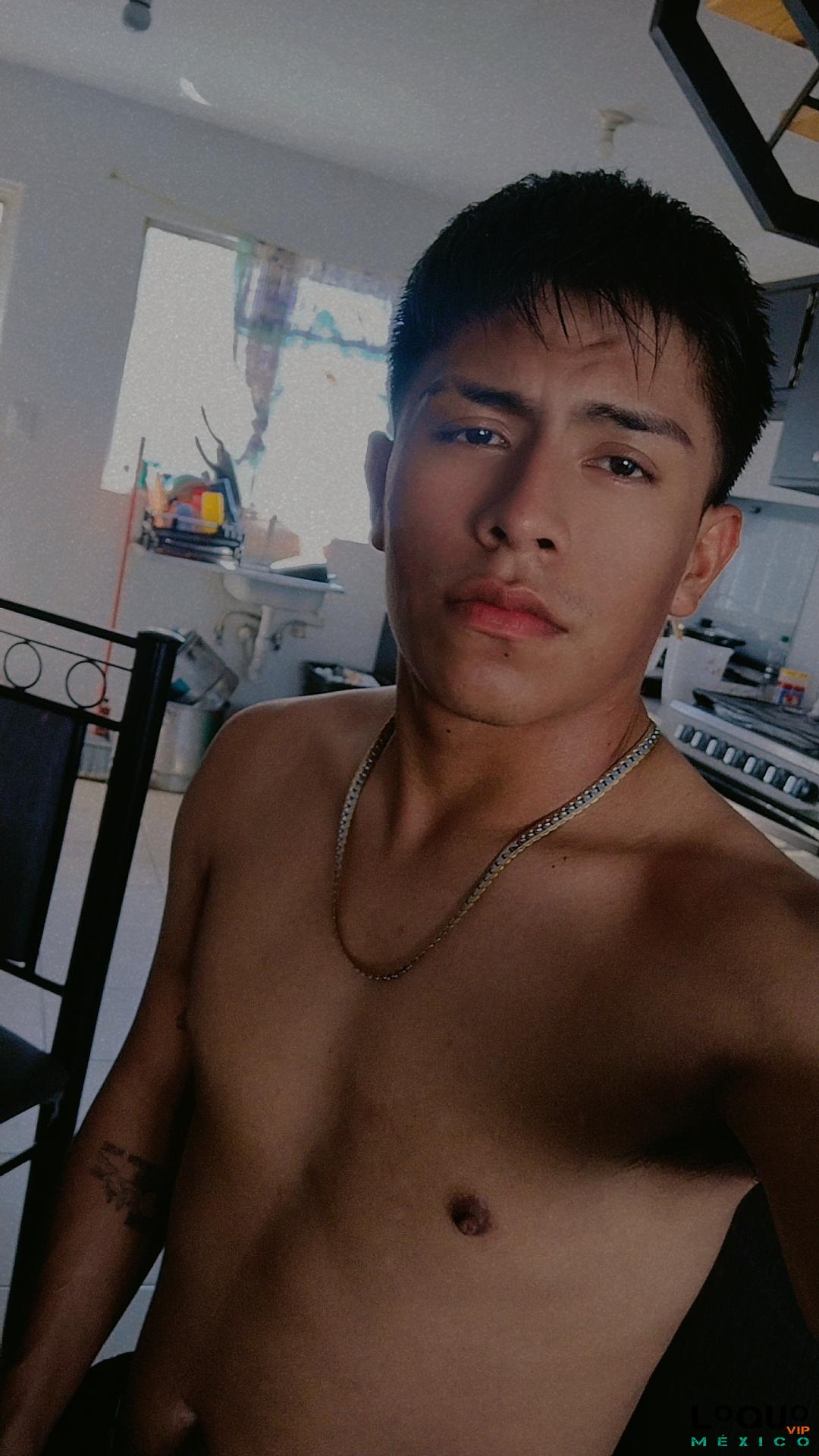 Escorts Gay Nuevo León: Tengo 22 años soy hetero pero x dinero le entro vivo en pilares